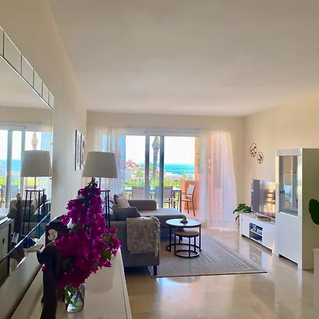 Granados De La Duquesa Apartment *